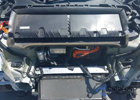 2021 Tesla Model Y Long Range Dual Motor All-Wheel Drive z USA, uszkodzony, nr VIN 5YJYGDEE2MF225098